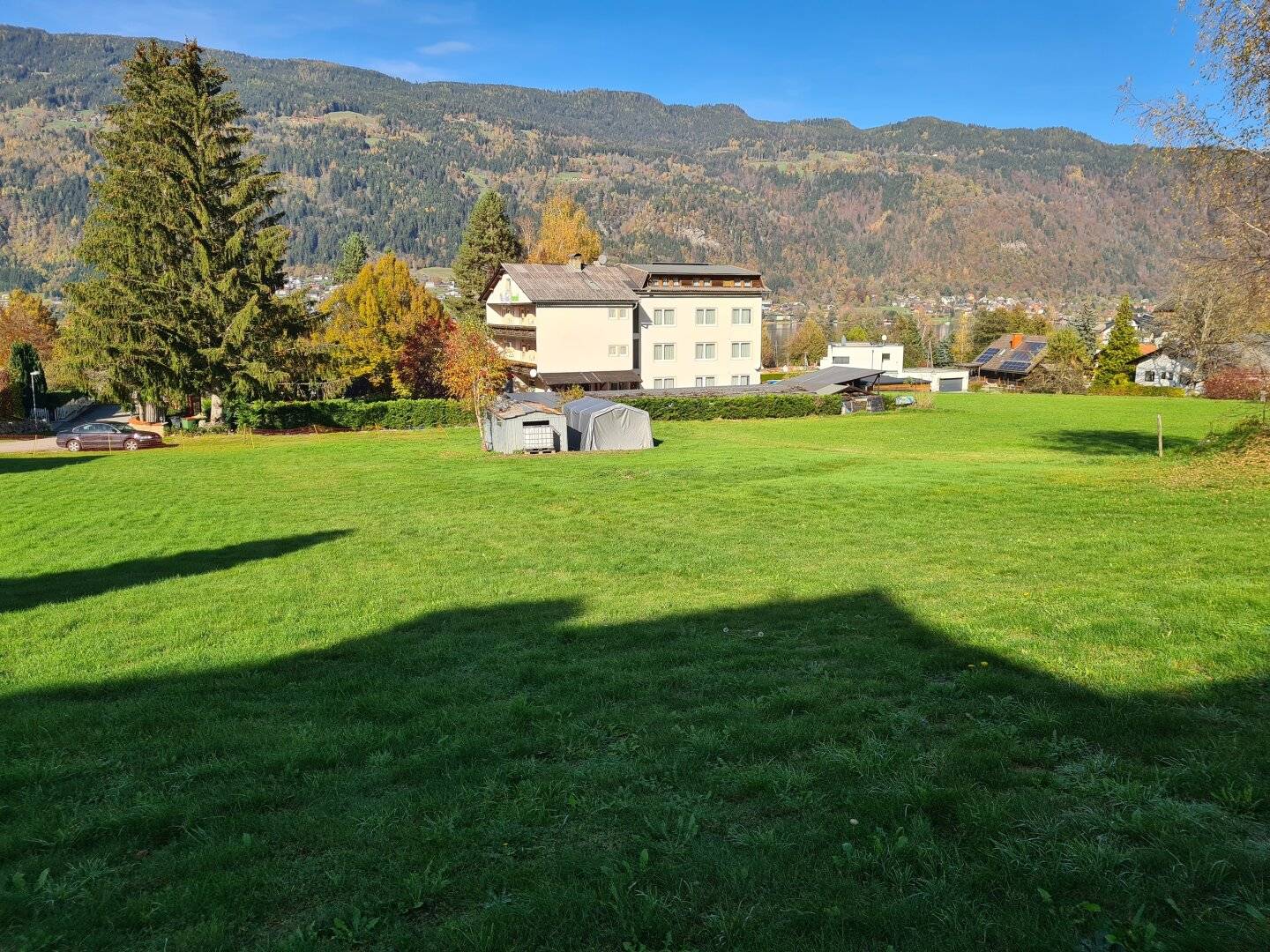 TRAUMHAFTER BAUGRUND IN GEHWEITE DES OSSIACHER SEES