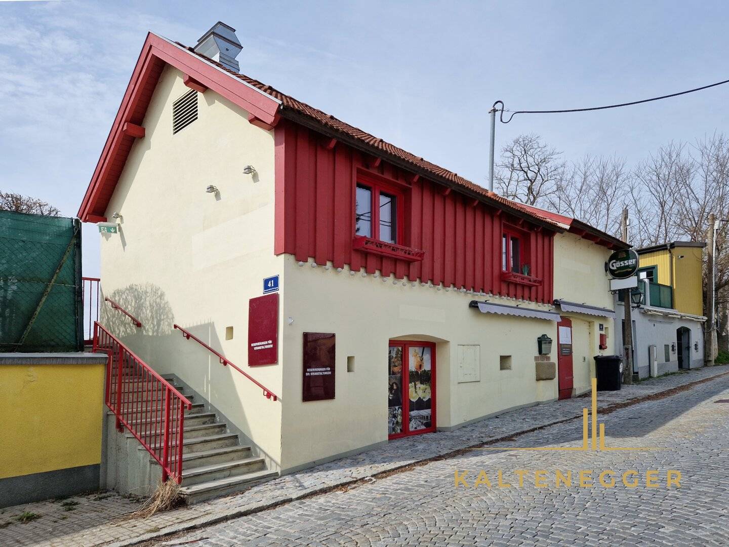 Lokal mit aufrechter Betriebsanlagengenehmigung: Einzigartiger Blick über Wien!!