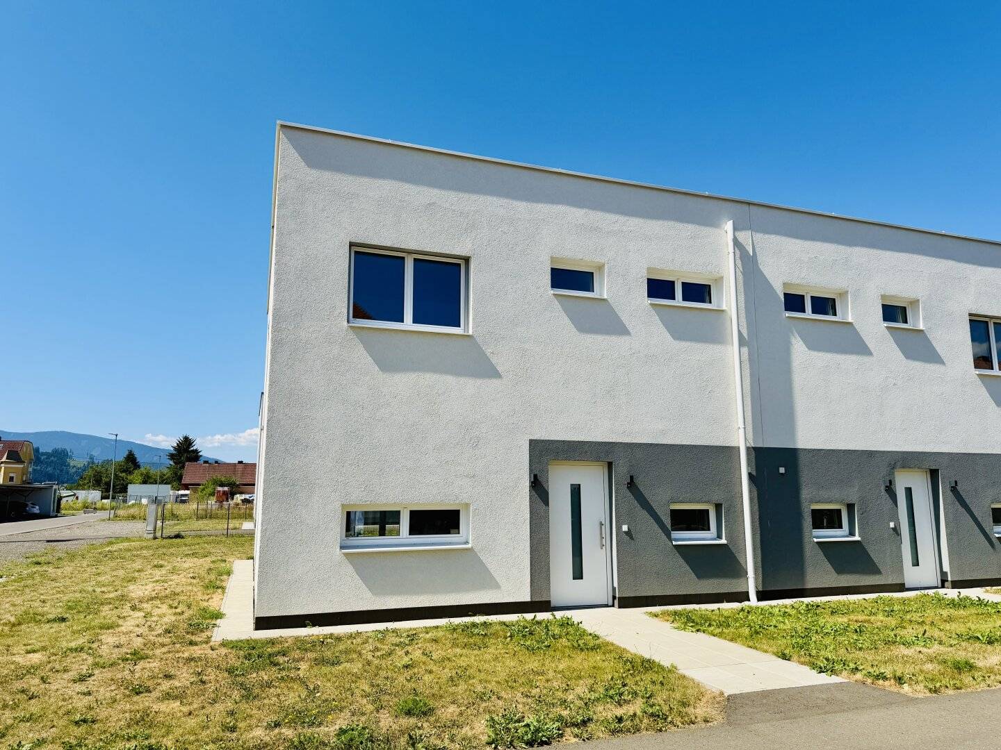 Knittelfeld - Landschach: Modernes Eck-Reihenhaus in familienfreundlicher Lage - Haus 1