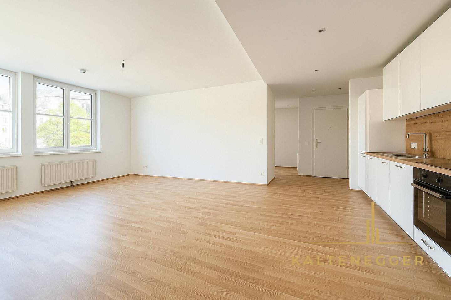 Erstbezug nach Sanierung ++ Helle 4-Zimmer-Wohnung ++ ca. 95 m² ++ sofort beziehbar ++ 2. Liftstock