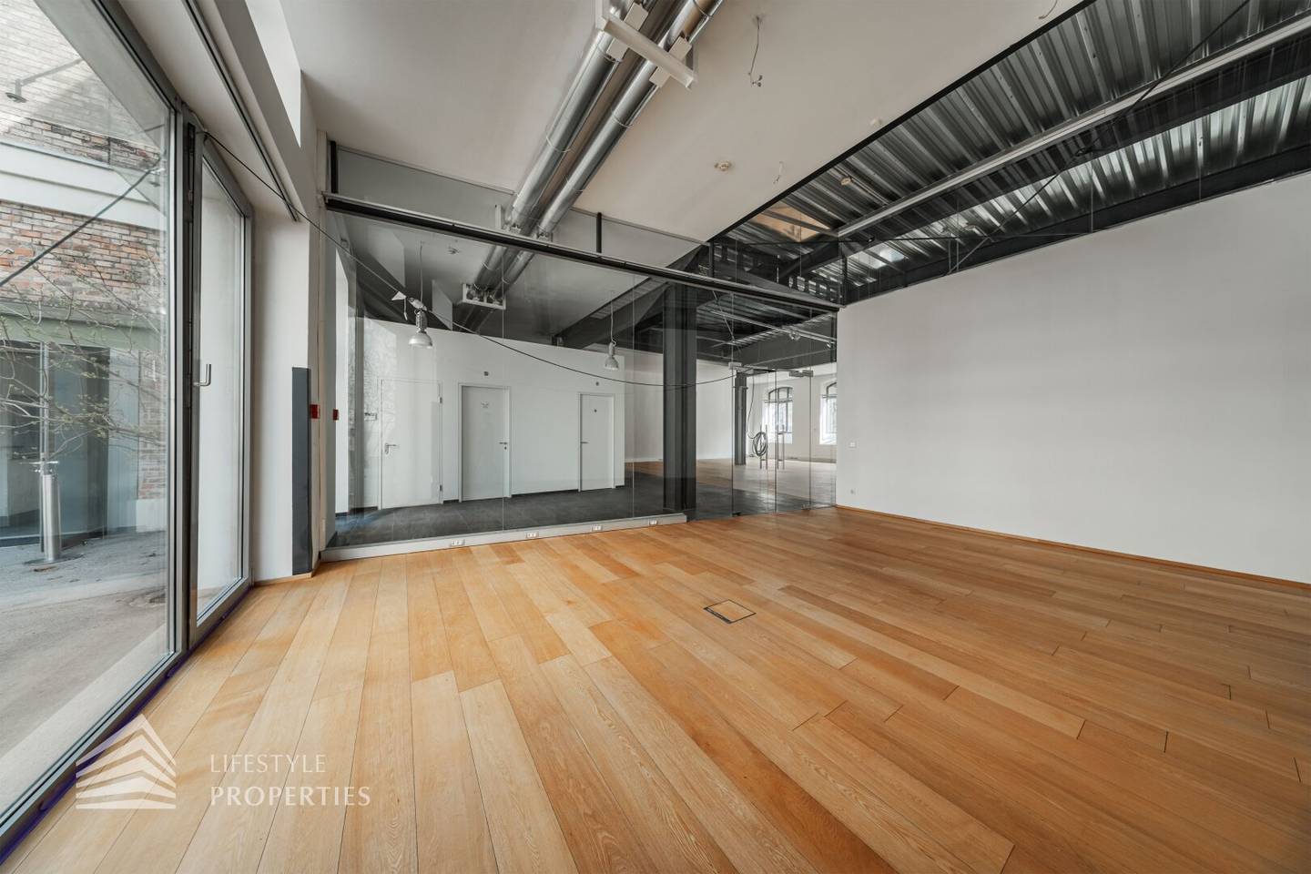 Office with loft character in Leopoldstadt near Donauinsel