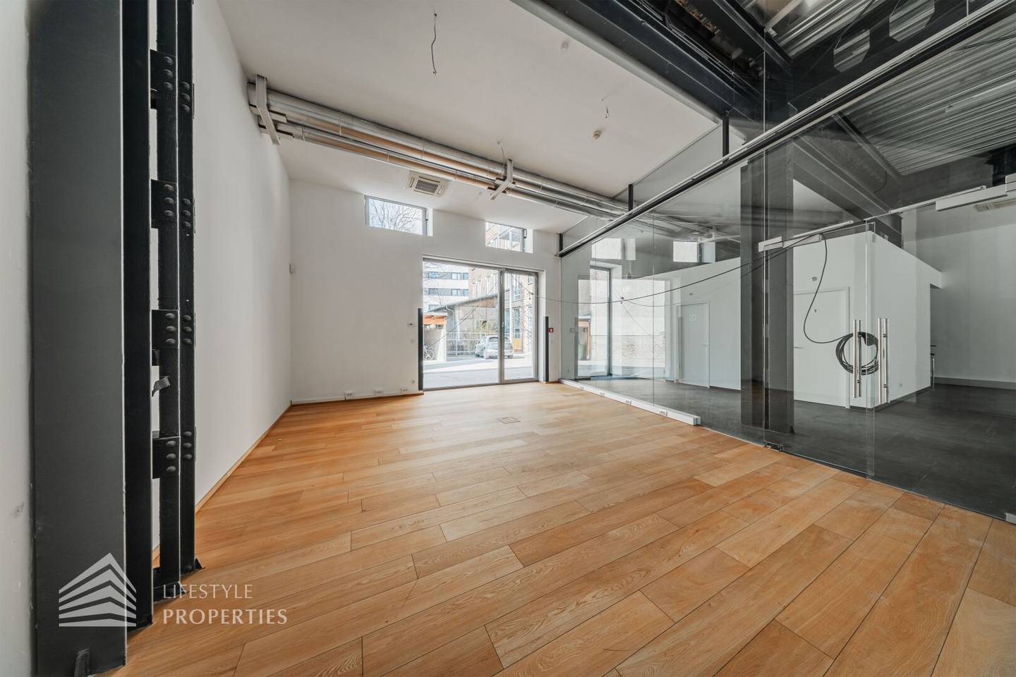 Office with loft character in Leopoldstadt near Donauinsel
