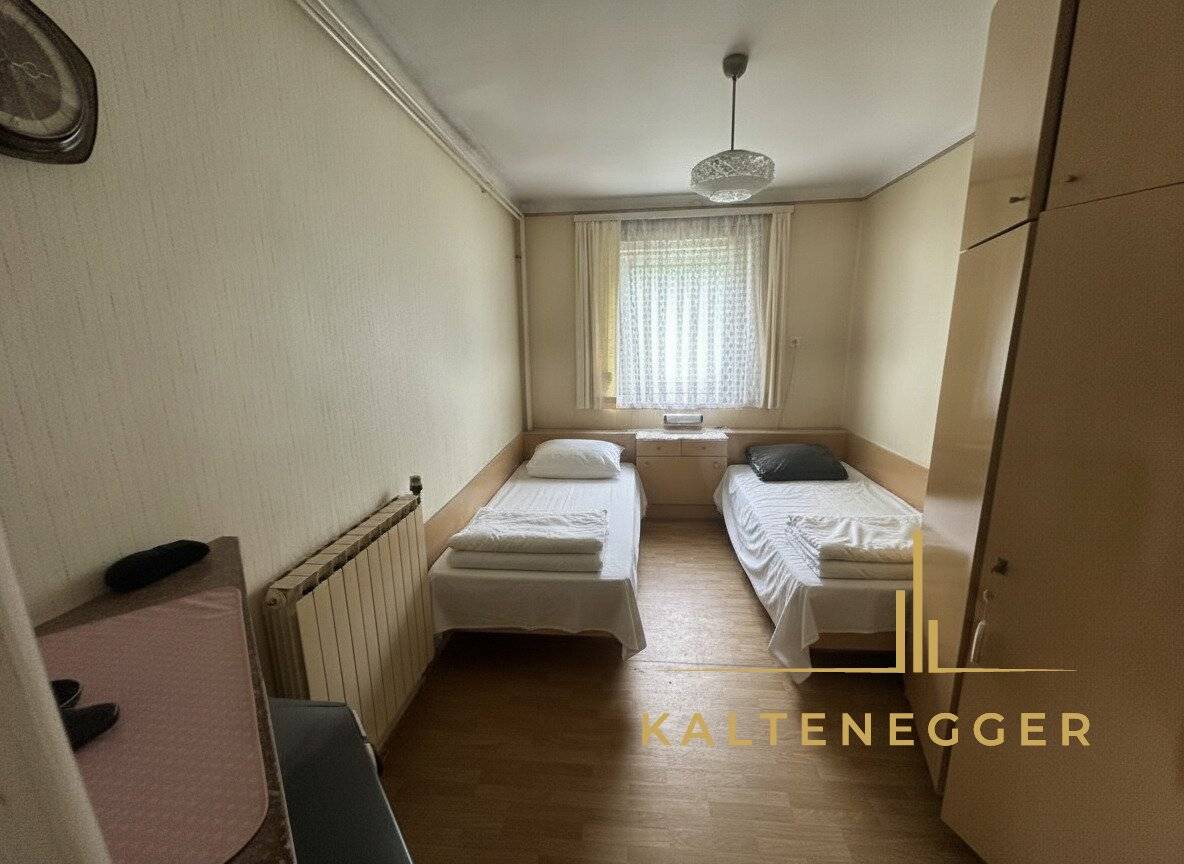 Sanierungsbedürftiges Häuschen mit Charme