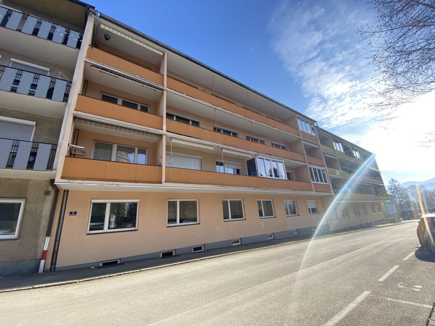 Anleger und Eigennutzer: attraktive Stadtlage & geringe Fixkosten – 3-Zimmer-Erdgeschosswohnung mit niedrigen Betriebskosten!!