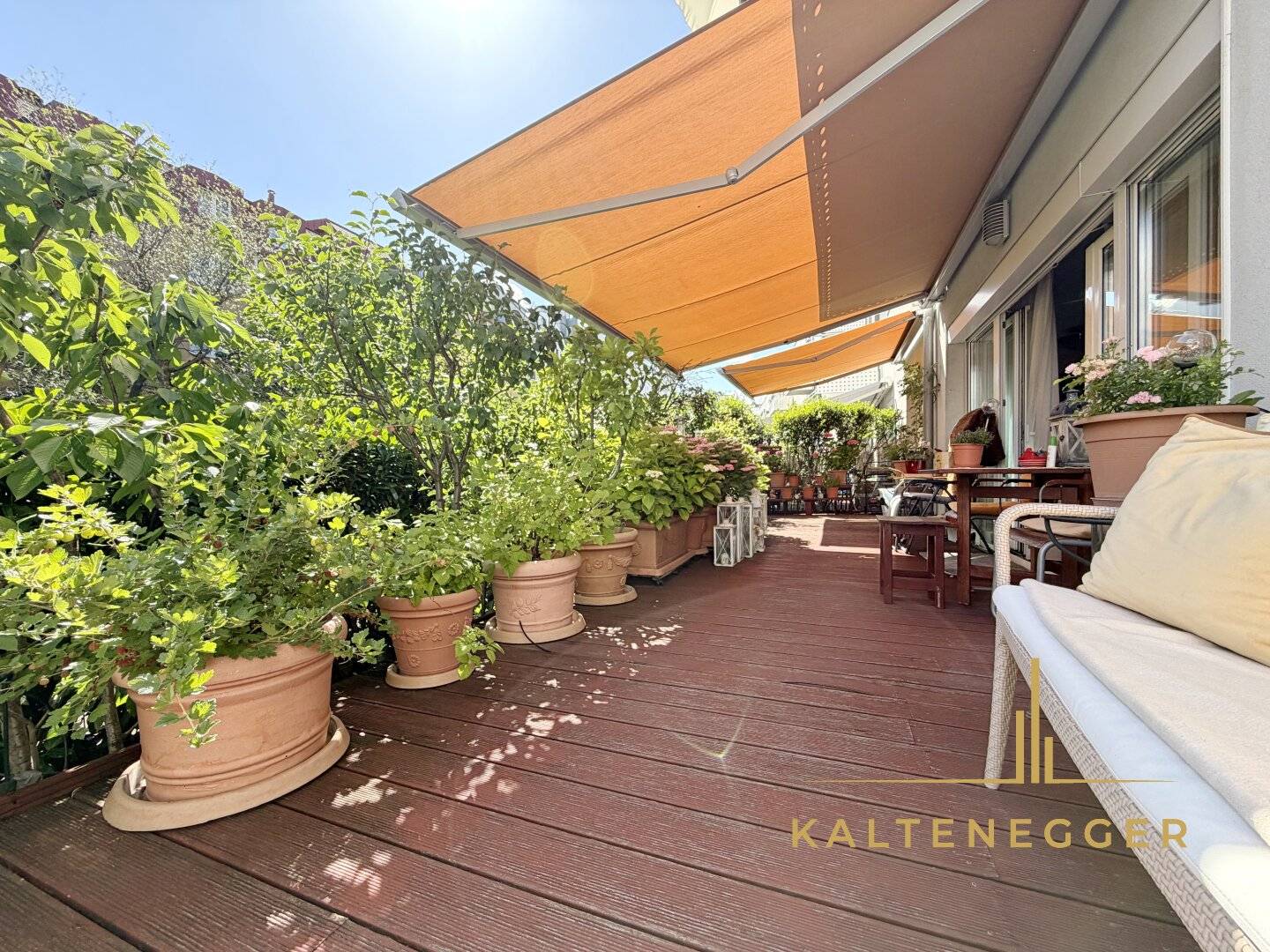 Wohnen wie im Urlaub! Sonnige Gartenwohnung mit Pool, Sauna, Fitnessraum & Garagenplatz