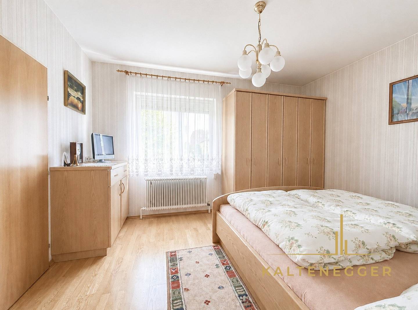 Helle 2-Zimmer-Wohnung mit verglaster West-Loggia und Schrankraum - 2. Liftstock