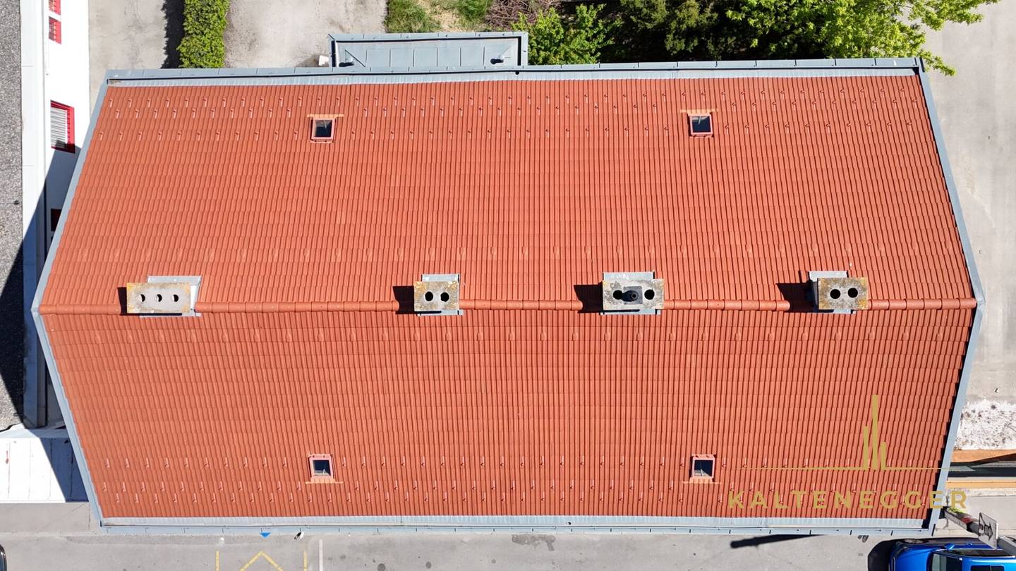 Zinshaus mit signifikantem Entwicklungspotenzial und bestandsfreien Flächen