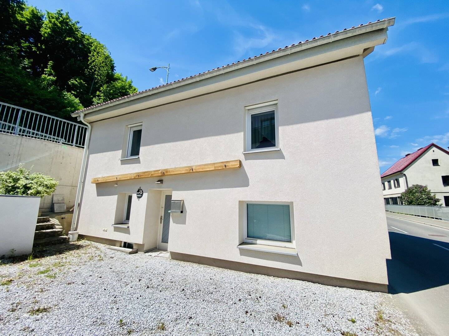 Judenburg Stadtrand: charmantes Wohnhaus mit Garten, Pool und liebevollen Details