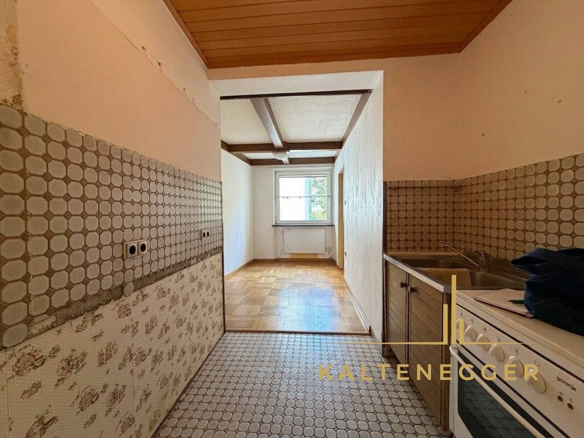 Sanierungsbedürftige 2-Zimmer-Wohnung in unmittelbarer Nähe zum Augarten