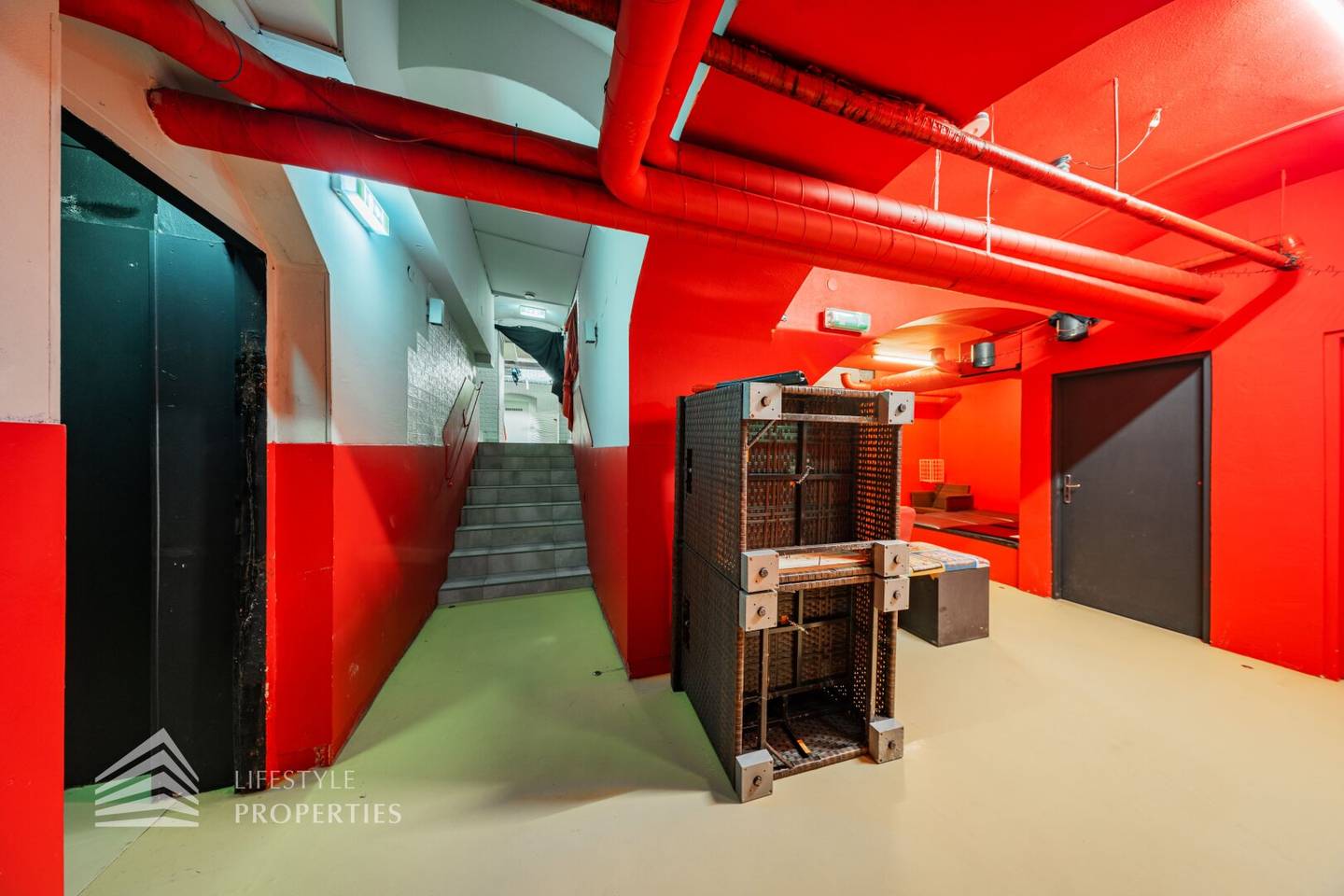 Inviting fitness center with sauna in top location,