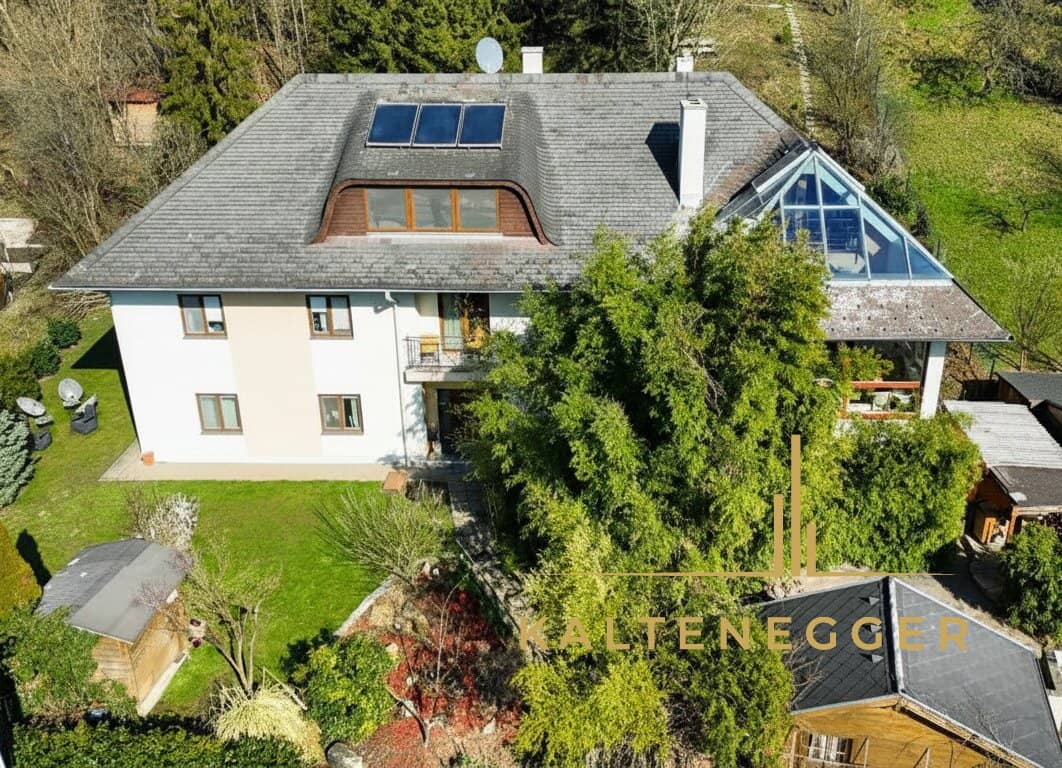 Großzügiges Mehrgenerationenhaus mit zwei Wohneinheiten, Wellnessbereich und 3.606 m² Grundstück