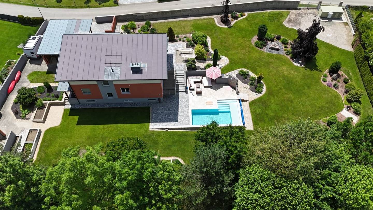 Exklusives Einfamilienhaus mit traumhafter Gartenoase am Gleinbach: moderner Wohnkomfort und pure Lebensqualität!