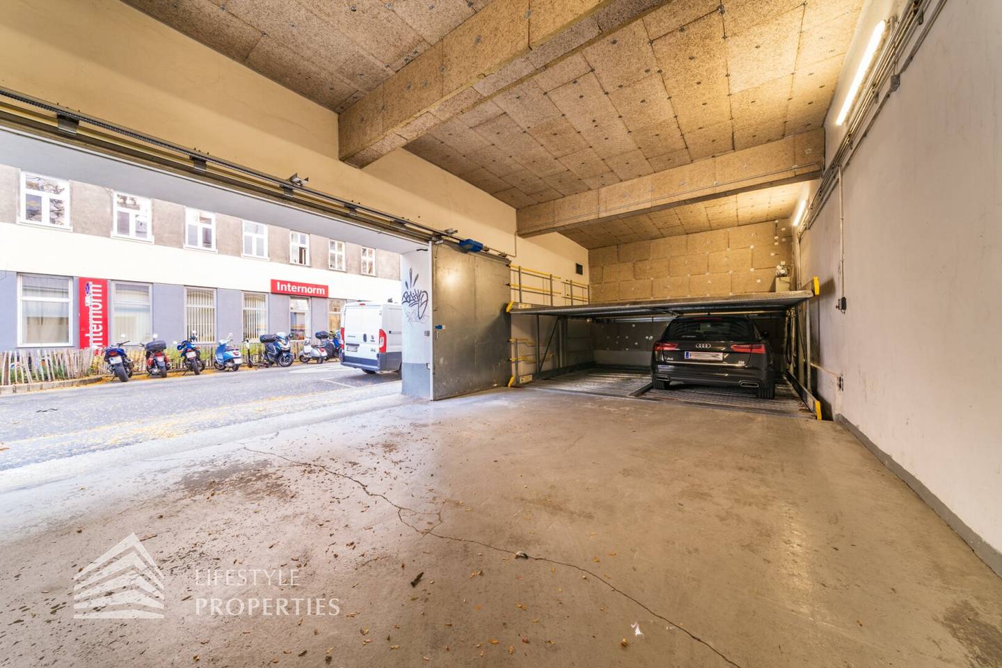Garage parking space in the best location of Vienna's 7th district
