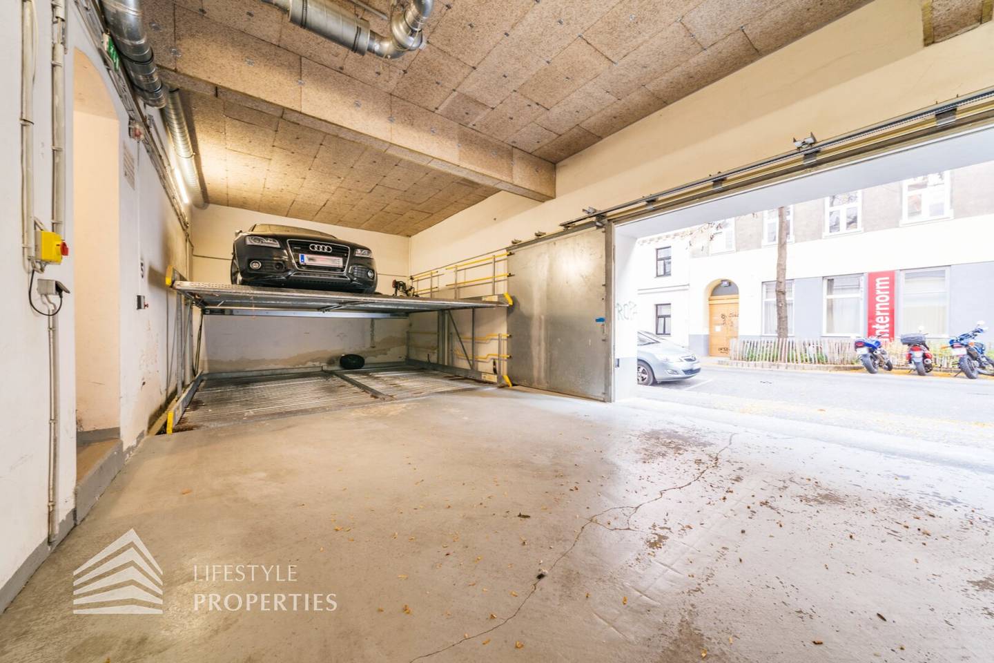 Garage parking space in the best location of Vienna's 7th district