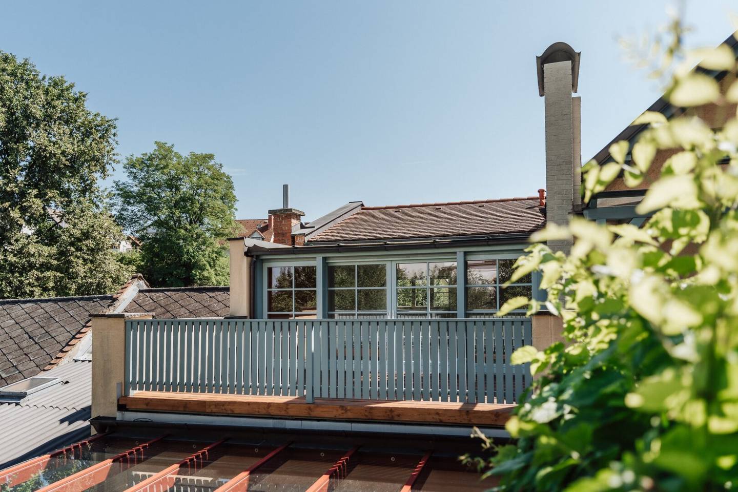 Außergewöhnlich großzügige Wohnung mit Pool – ruhig & perfekt angebunden