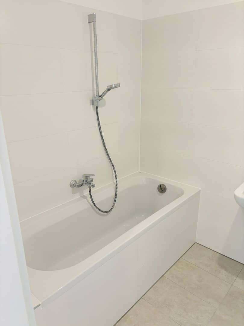 Moderne 4-Zimmer-Wohnung in Graz: Erstbezug mit Balkon und 2 Garagen!