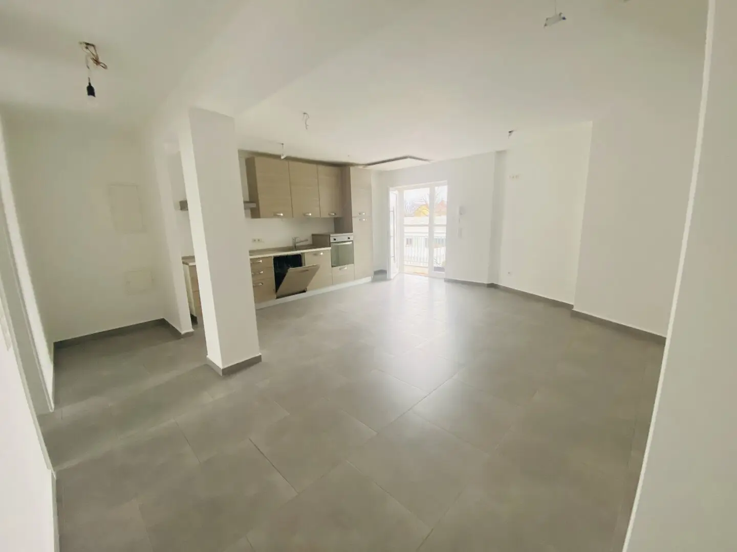 Attraktive Kapitalanlage: Vermietete 74 m² Wohnung mit Kfz-Abstellplatz in zentraler Lage