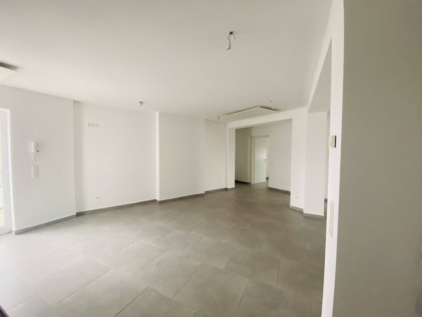 Attraktive Kapitalanlage: Vermietete 74 m² Wohnung mit Kfz-Abstellplatz in zentraler Lage