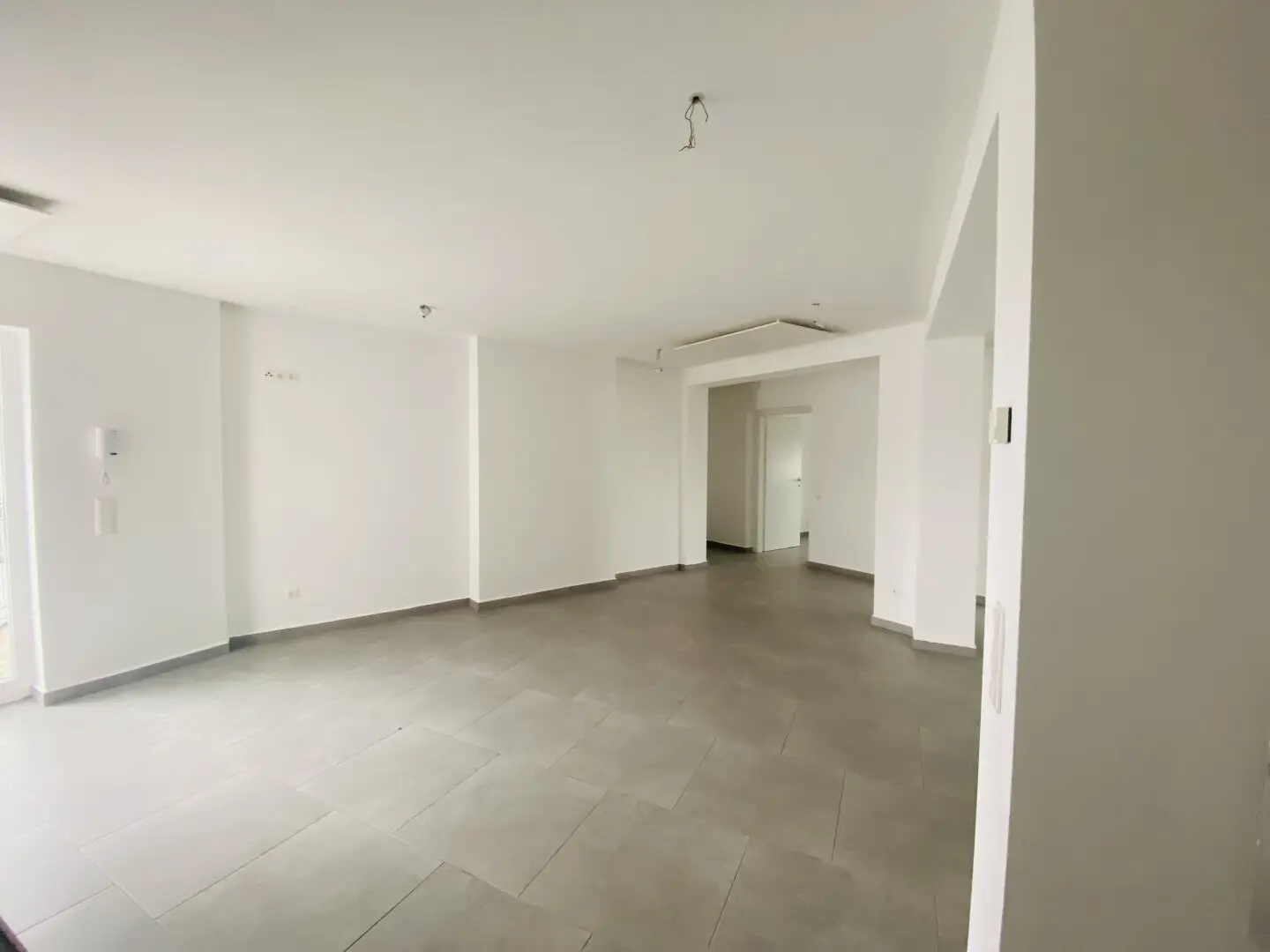 Attraktive Kapitalanlage: Vermietete 74 m² Wohnung mit Kfz-Abstellplatz in zentraler Lage