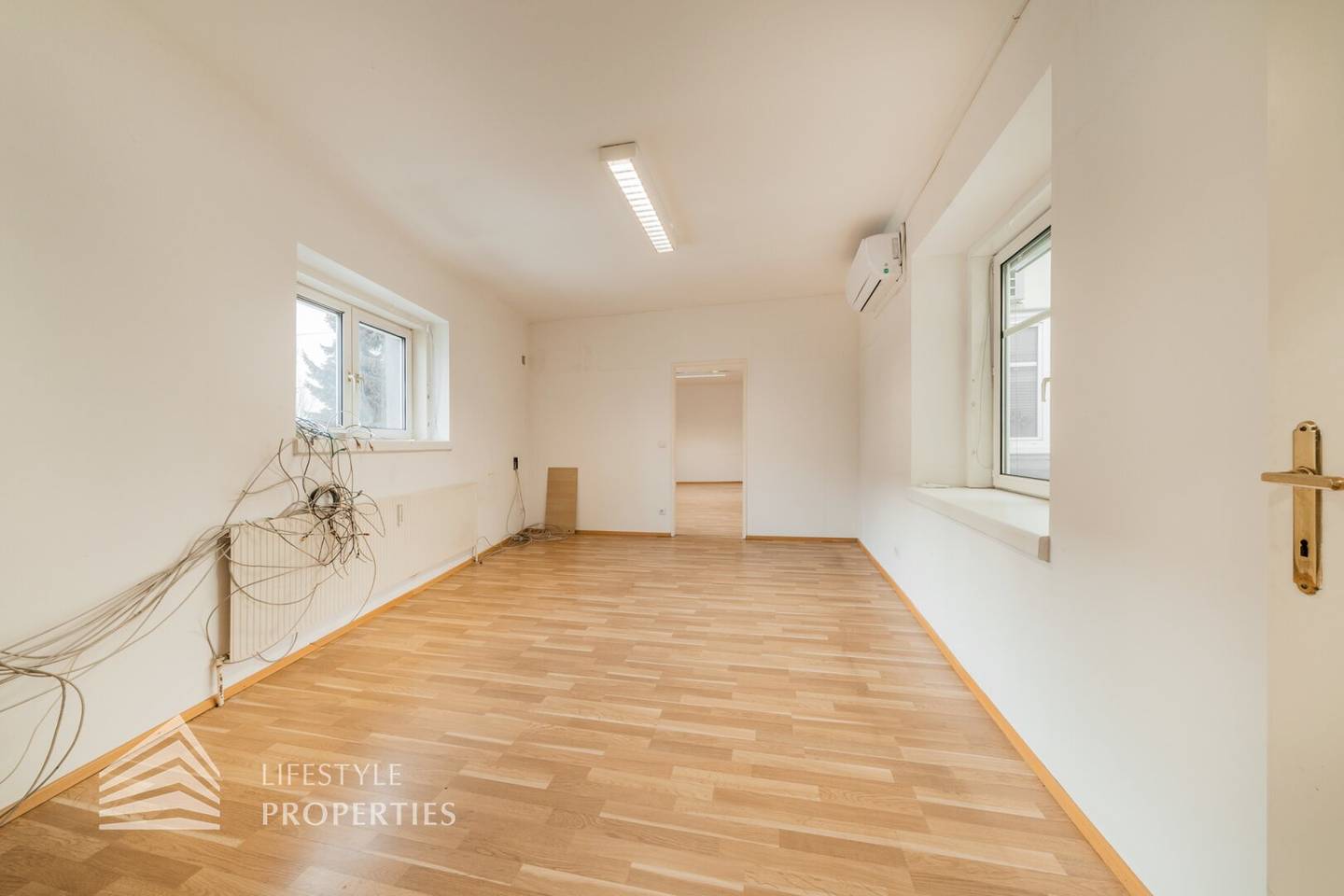 Außergewöhnliches 2-Zimmer Büro/Praxis, Nähe Landstraße