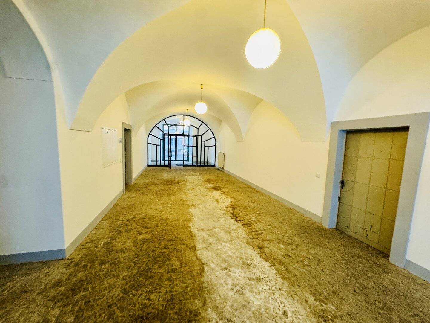 Stilvolle Bürofläche im historischen Ambiente – mit Gestaltungsmöglichkeiten