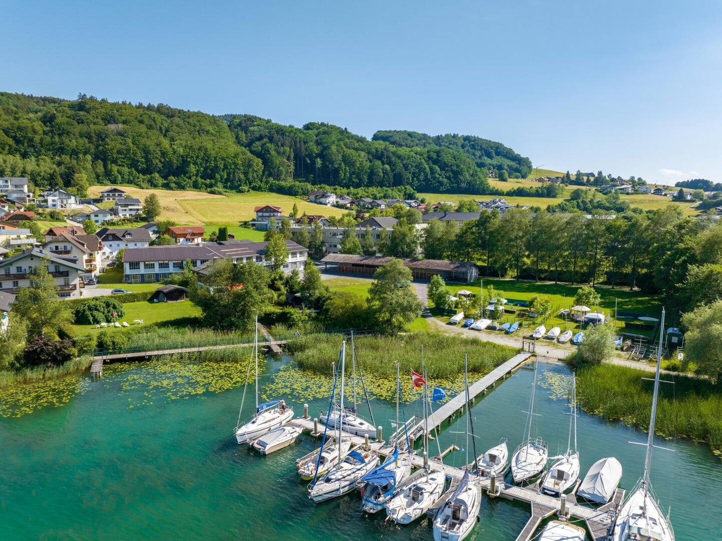 Traumgrundstück direkt am Mattsee – Seezugang inklusive