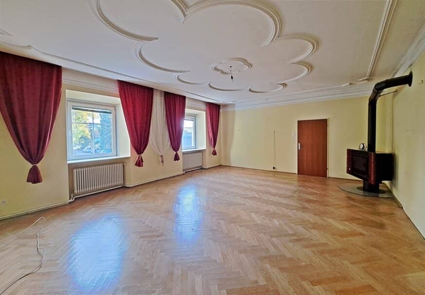 Einzigartige 5-ZI.-Wohnung - WOHNEN und/ oder ARBEITEN - mit Freifläche und Autoabstellplatz - Top-Lage - Tribuswinkel/ Baden bei Wien!