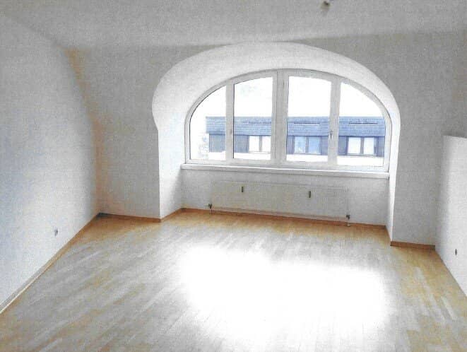 Lienz: großzügige 2-Zimmer-Dachgeschosswohnung Top 58 - Amlacherstraße 2