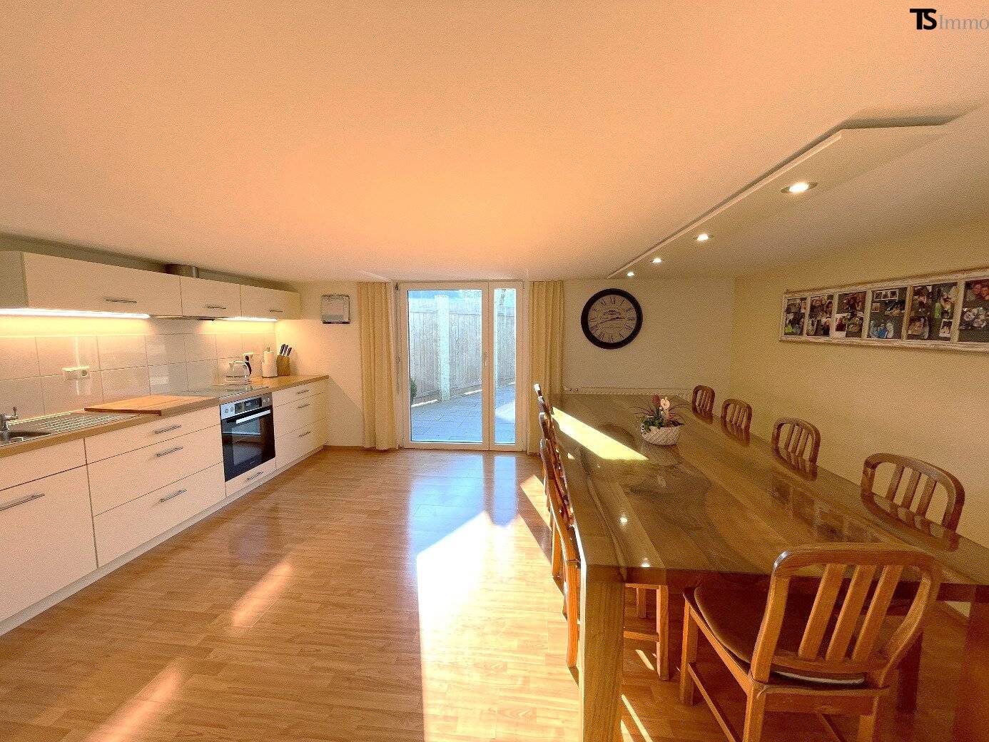 Bregenz: Langen: Wohnen mit Hauscharakter - Garten-Wohnung ca. 205 m2 Garten 169 m2