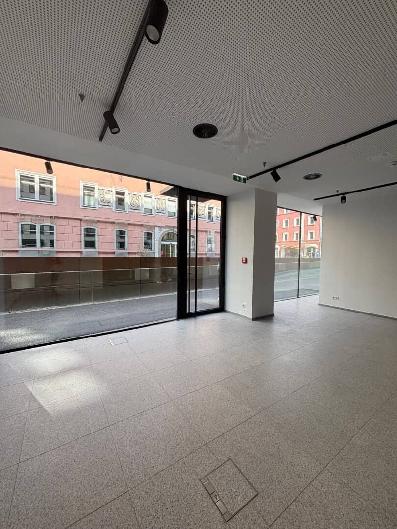 Im Herzen der Stadt: Geschäftsräumlichkeit zu vermieten - Top G2