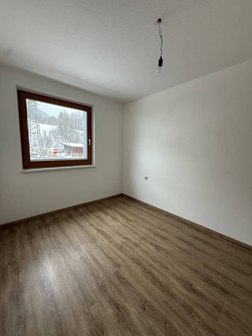 Kitzbühel: großzügige 2-Zimmer-Wohnung mit Balkon und Tiefgaragenabstellplatz