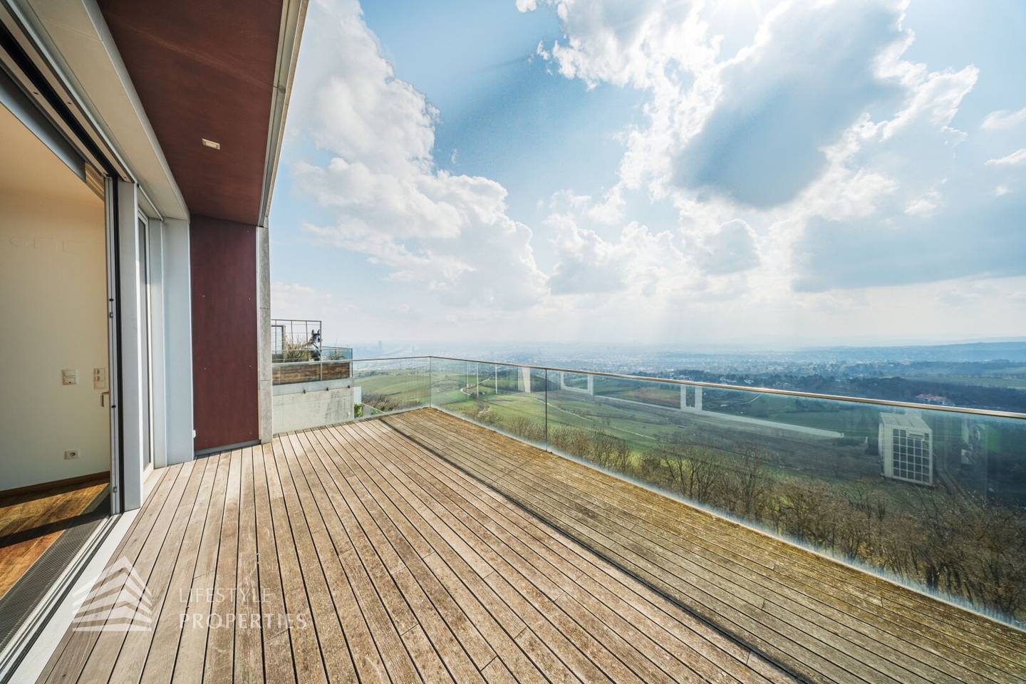 Apartment with terrace and view over Vienna