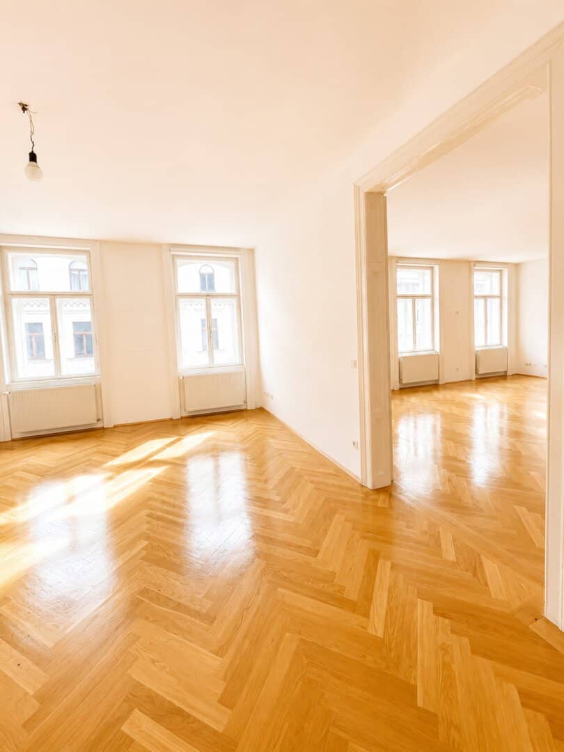 Elegante Wiener Altbauwohnung mit Balkon und direktem Liftzugang!!!!