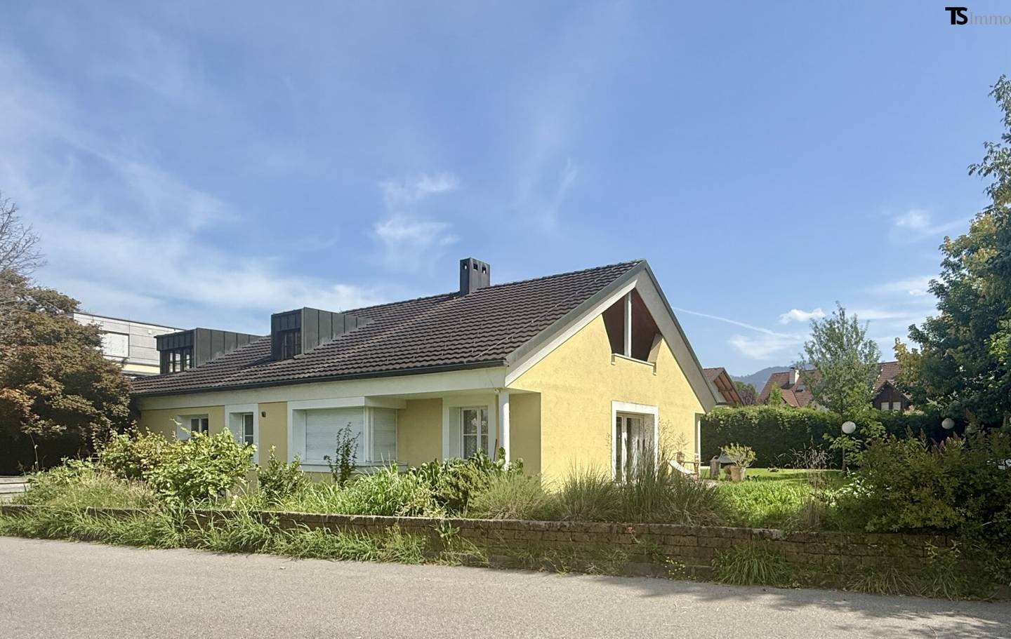 Feldkirch Altenstadt: Exklusiver Bungalow mit Ausbau- & Entwicklungspotenzial