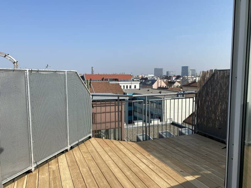 Top floor apartment in 1100 Vienna: 4 rooms, balcony, modern and spacious only 399.000,-