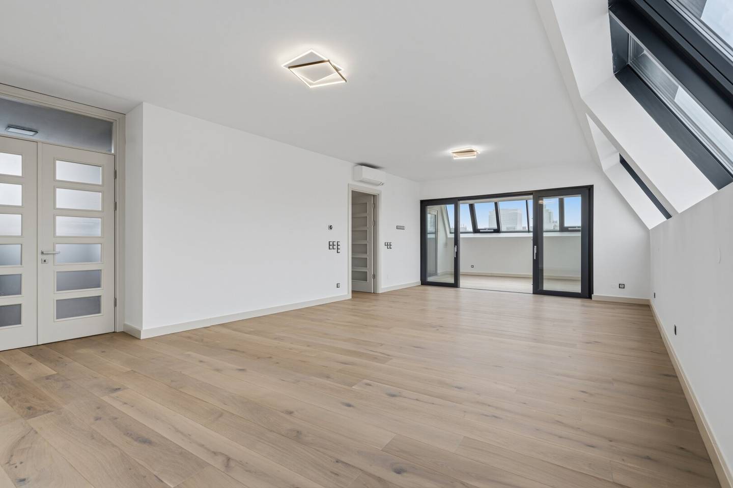 Absolute Rarität im Karmeliterviertel | Traumhafte Erstbezug Maisonette im Dachgeschoss mit (optionaler) Garage