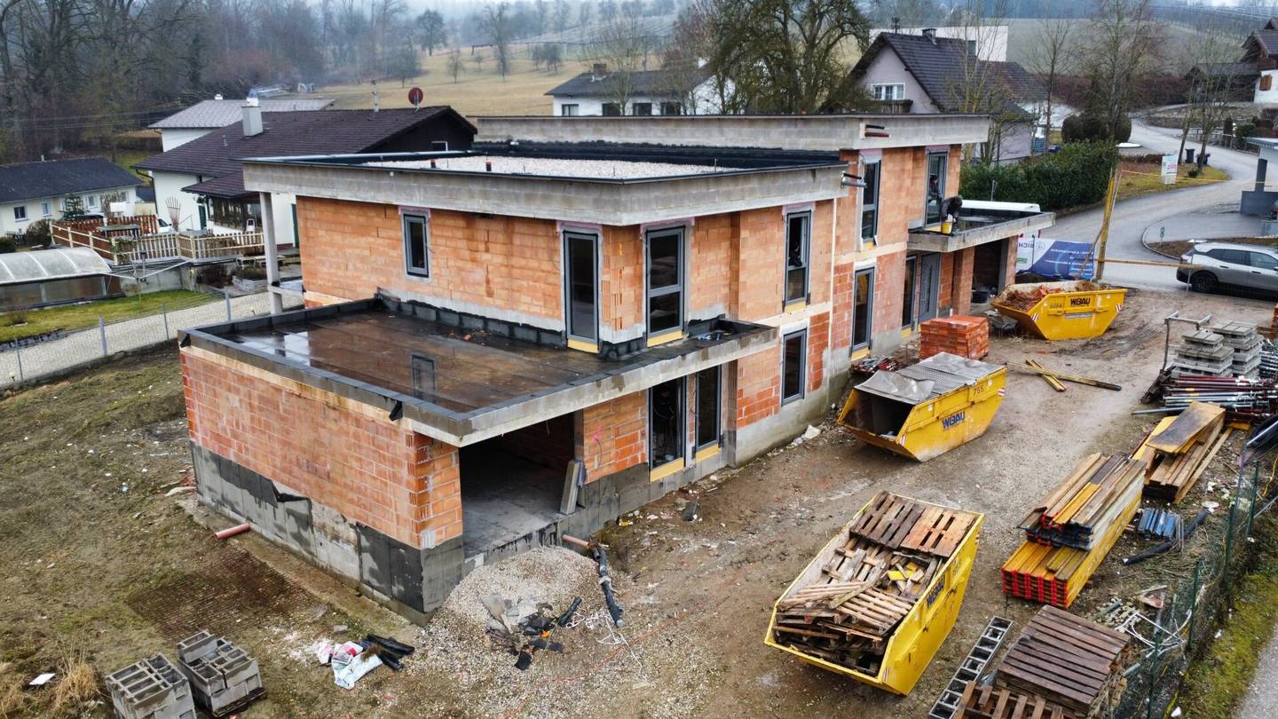 NUR NOCH 1x EINHEIT FREI - Schlüsselfertige und stilvolle Doppelhäuser in Roitham
