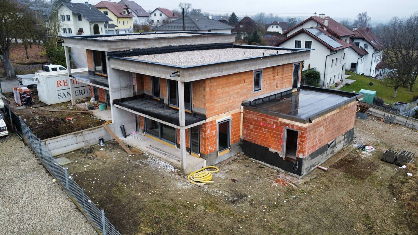 NUR NOCH 1x EINHEIT FREI - Schlüsselfertige und stilvolle Doppelhäuser in Roitham