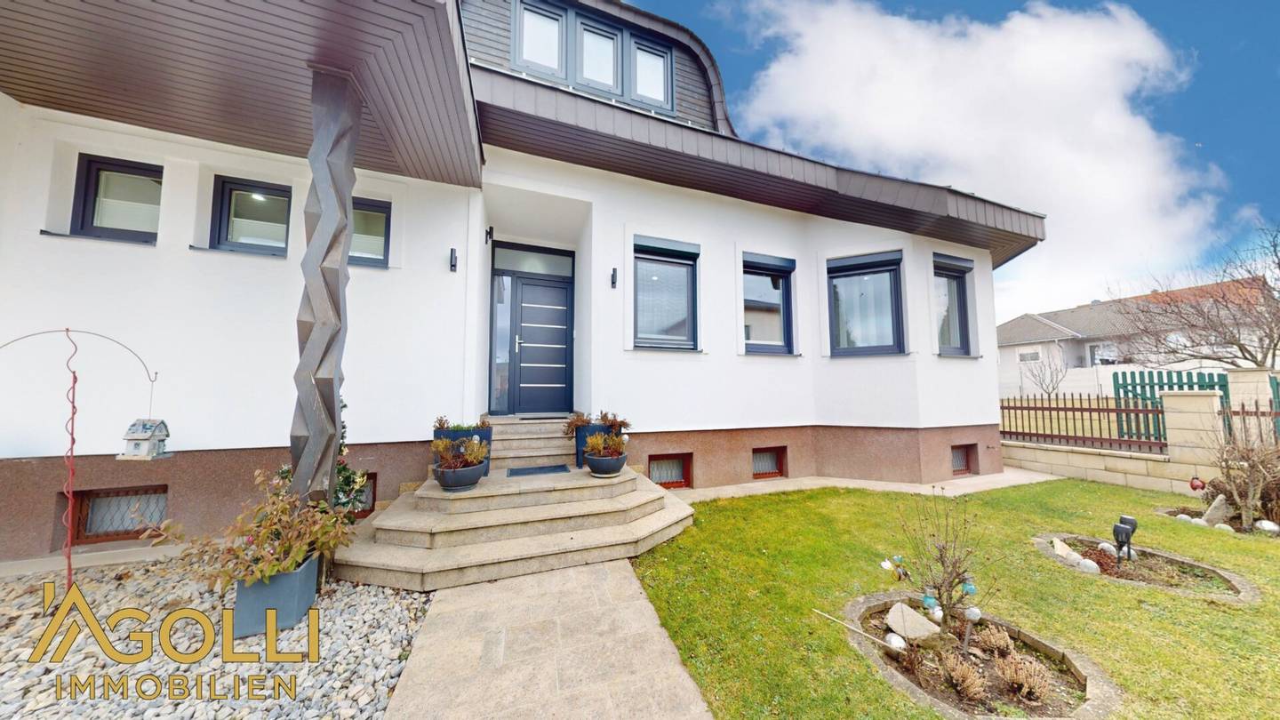Liebevoll saniertes Einfamilienhaus mit 1.688 m² Grundstück & großer Halle – ein echtes Unikat!