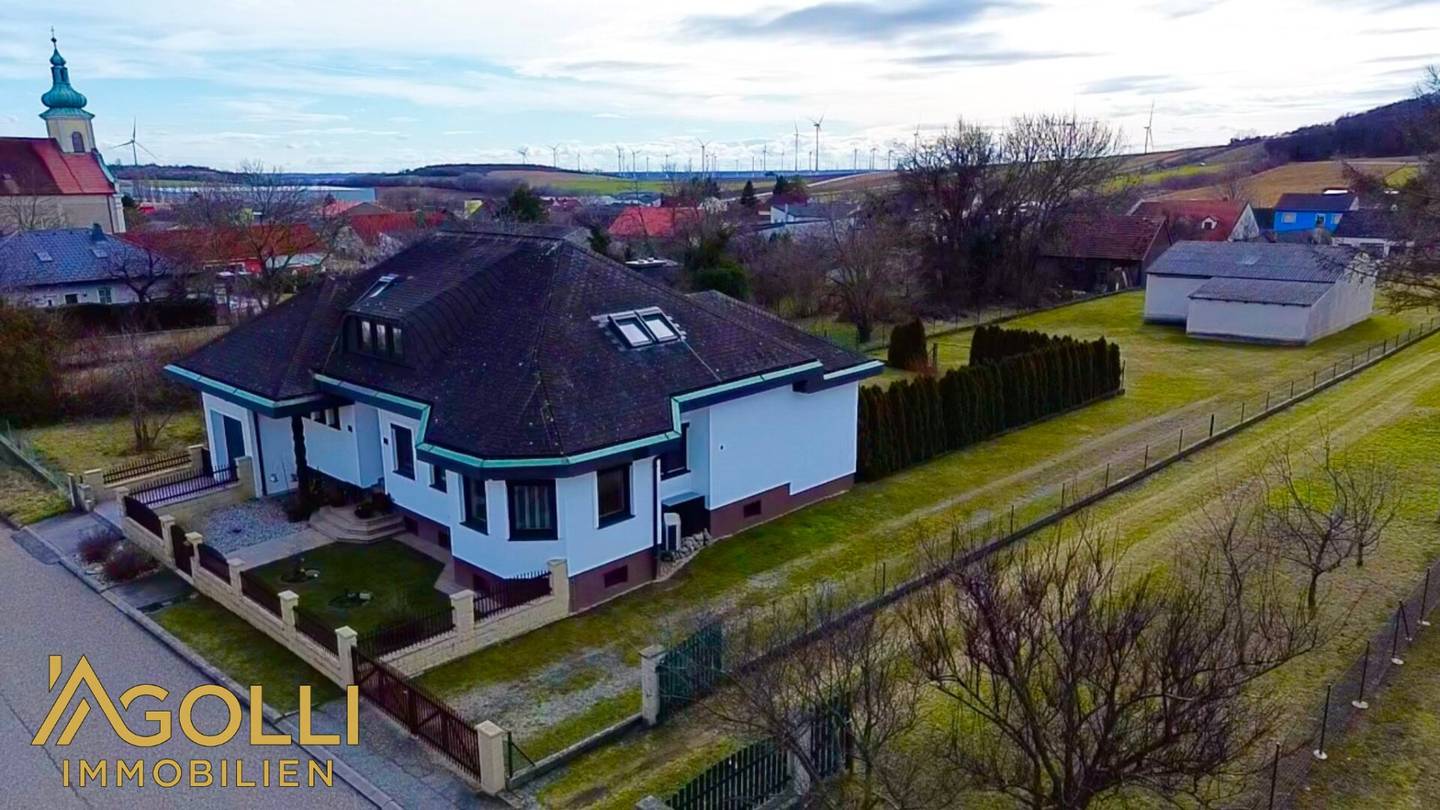 Liebevoll saniertes Einfamilienhaus mit 1.688 m² Grundstück & großer Halle – ein echtes Unikat!