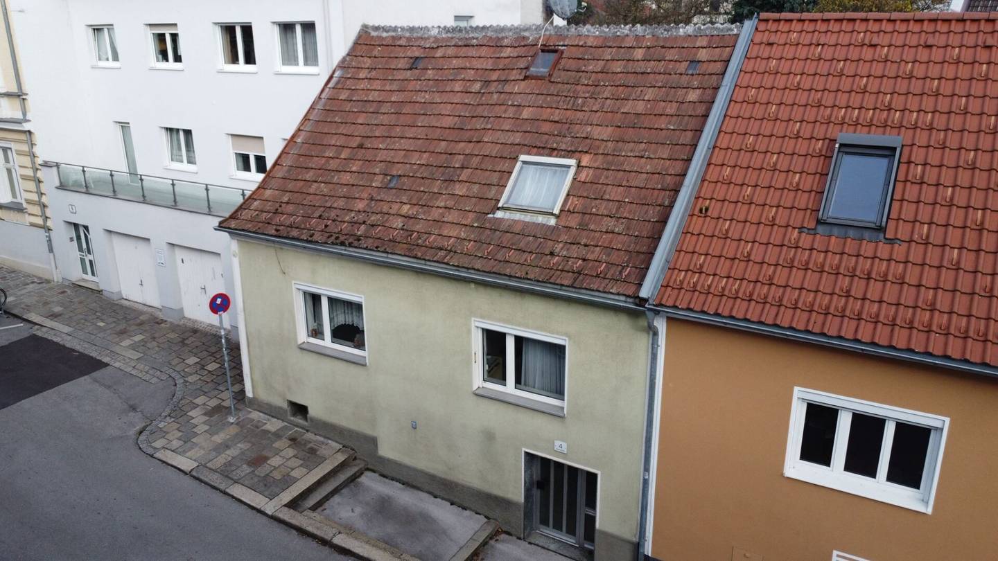 Alturfahr-Rarität: Stadthaus mit Garten und Entwicklungspotenzial