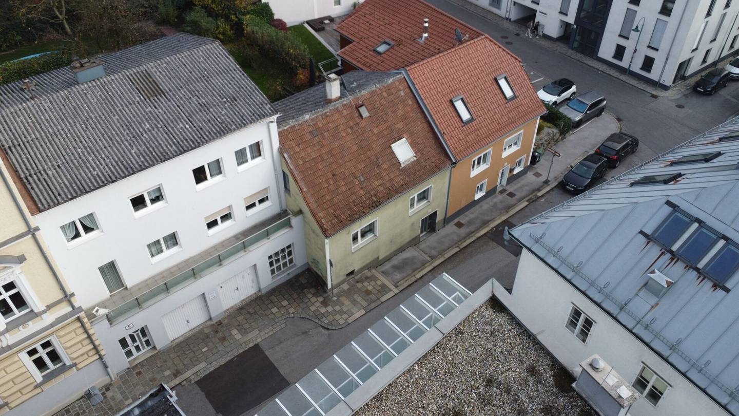 Alturfahr-Rarität: Stadthaus mit Garten und Entwicklungspotenzial