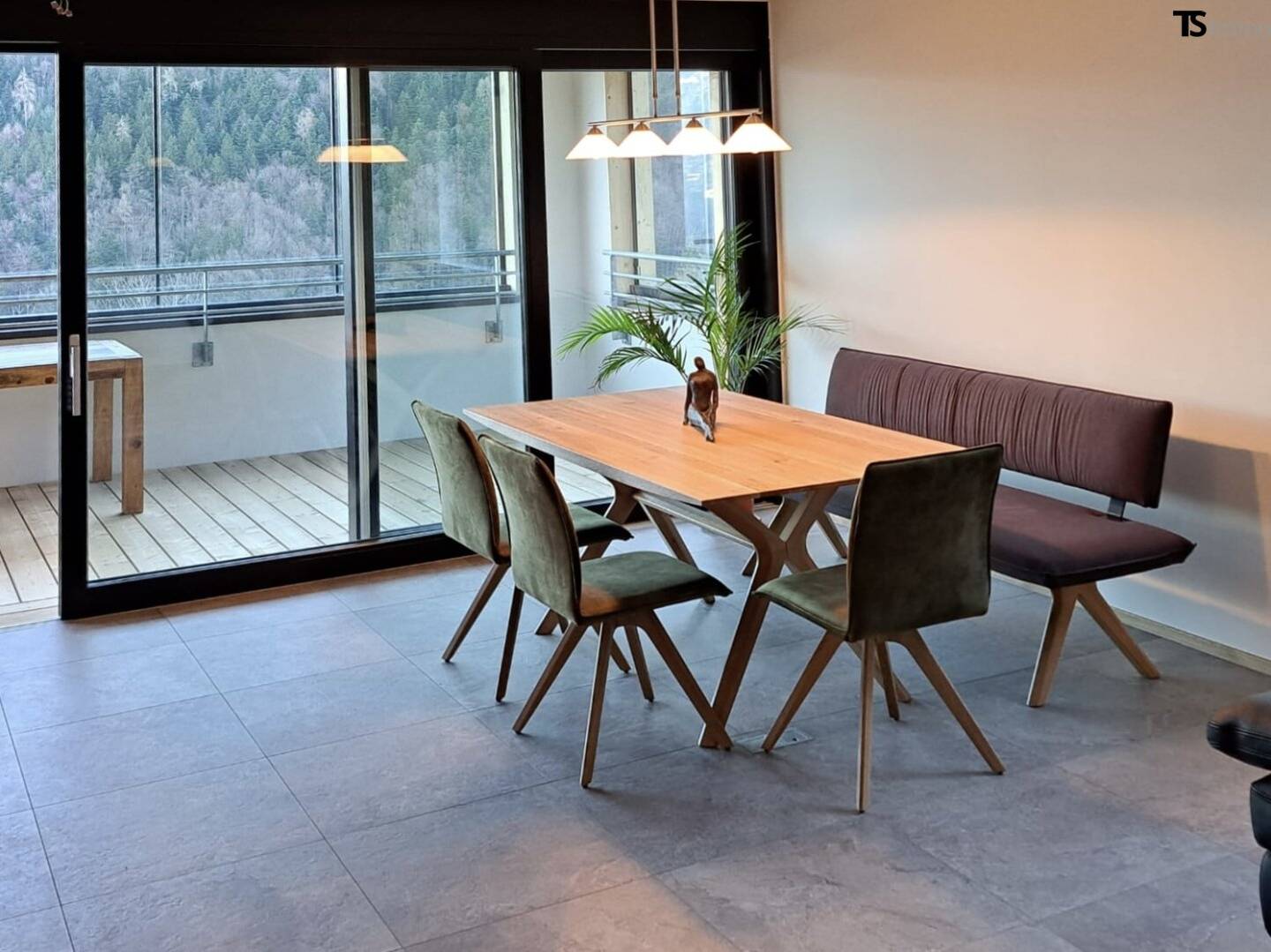 Bürserberg: Neuwertige 2-Zimmer-Terrassenwohnung ca. 59 m2 mit exklusiver Panorama-Terrasse ca. 21 m2