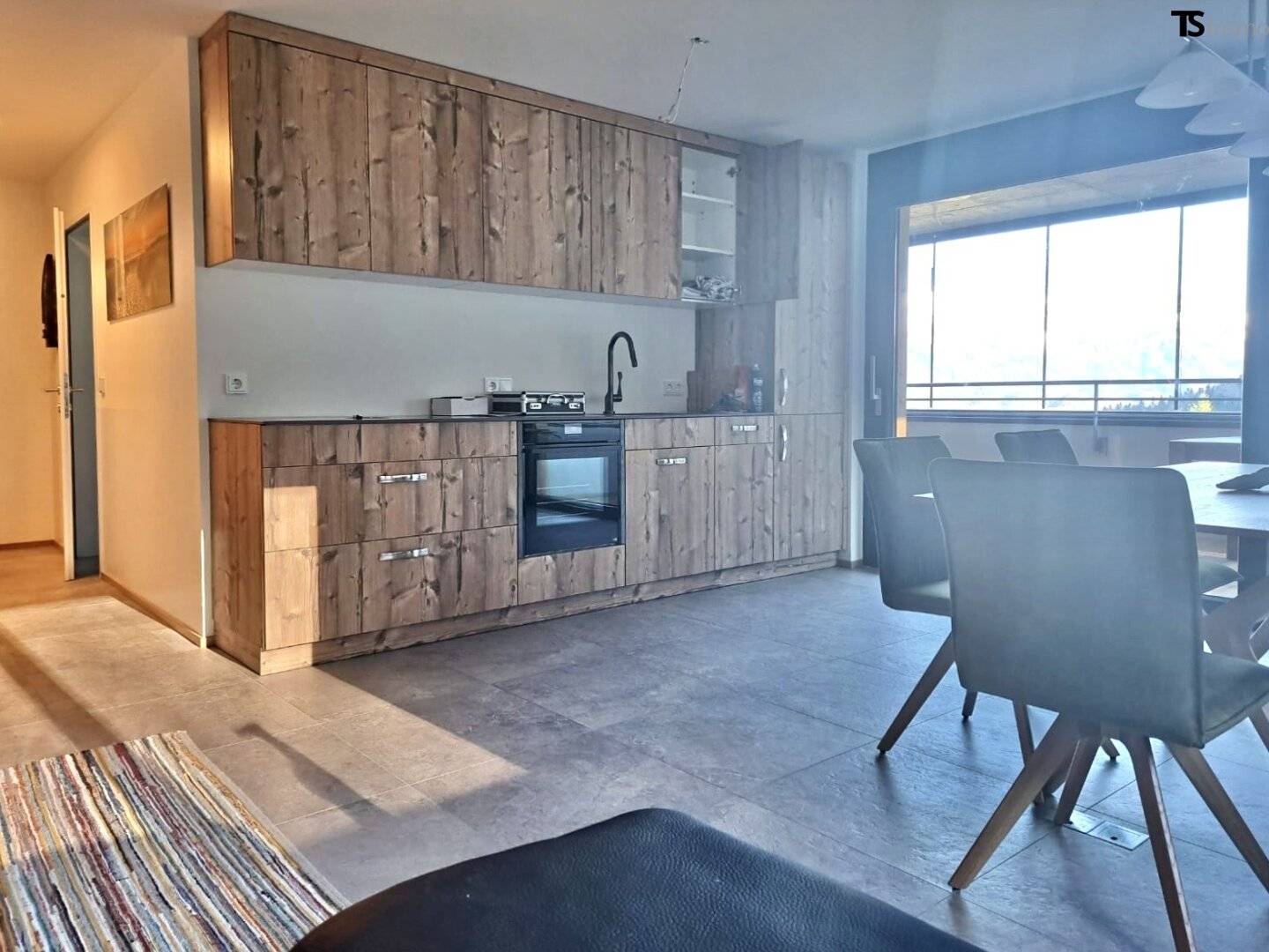 Bürserberg: Neuwertige 2-Zimmer-Terrassenwohnung ca. 59 m2 mit exklusiver Panorama-Terrasse ca. 21 m2