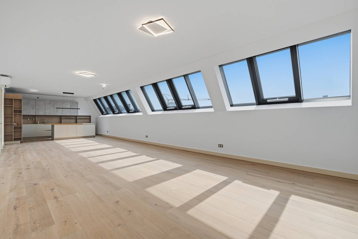 Karmeliterviertel | Traumhafte 5 Zimmer - Maisonette im Dachgeschoss mit (optionaler) Garage im Haus