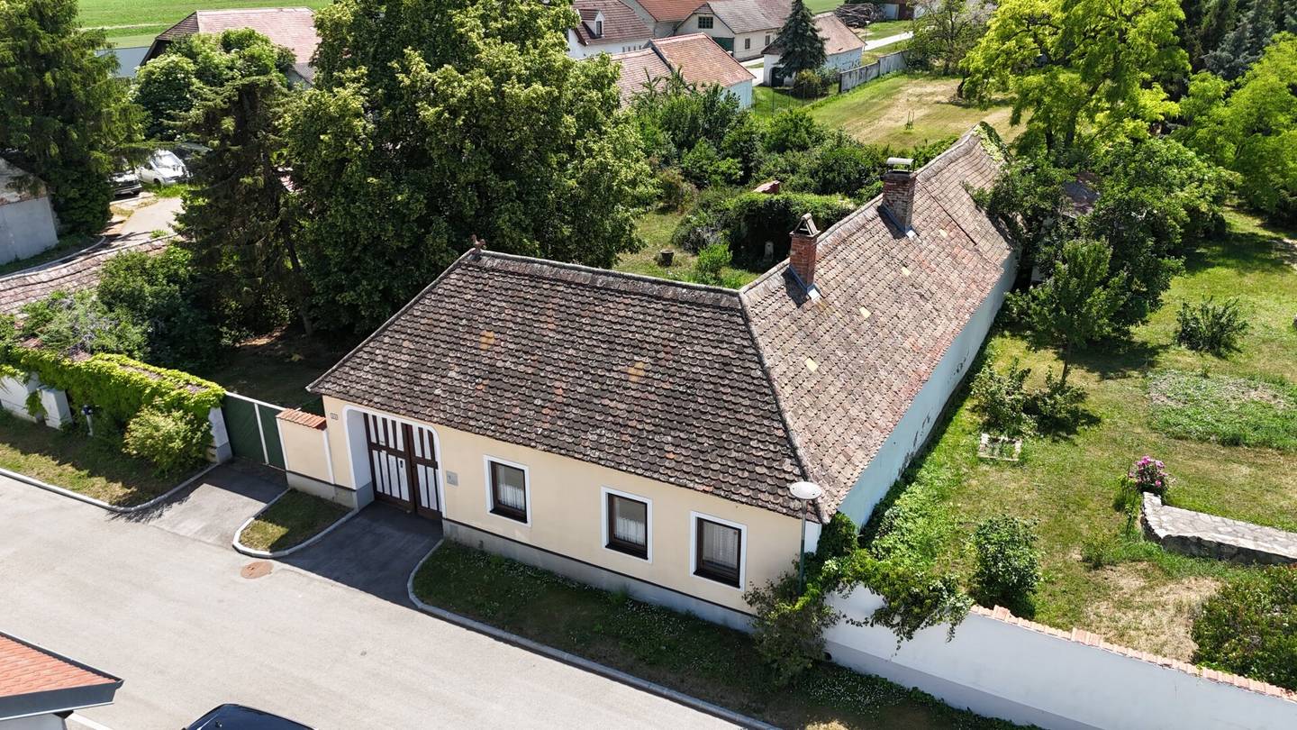 Ländlich wohnen, großzügig leben: Haus mit Garten, Werkstatt & Weinkeller in Kleinriedenthal