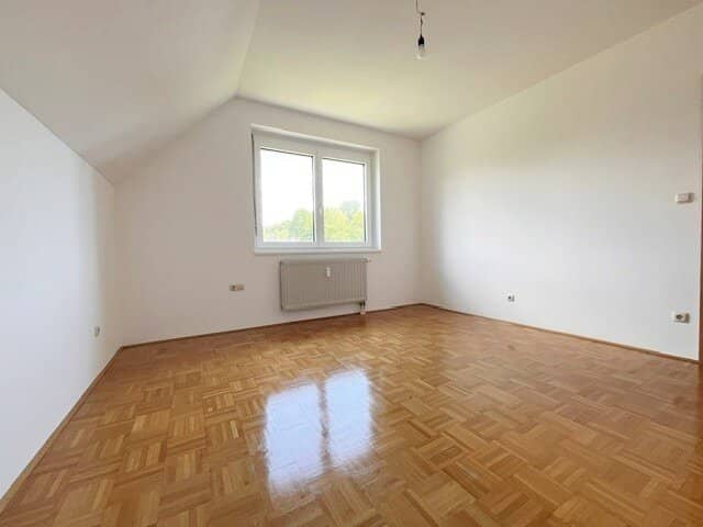 RUCKERLBERG: SCHÖNE 3 ZIMMER-WOHNUNG MIT TG UND HERRLICHEM AUSBLICK