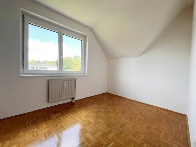 RUCKERLBERG: SCHÖNE 3 ZIMMER-WOHNUNG MIT TG UND HERRLICHEM AUSBLICK