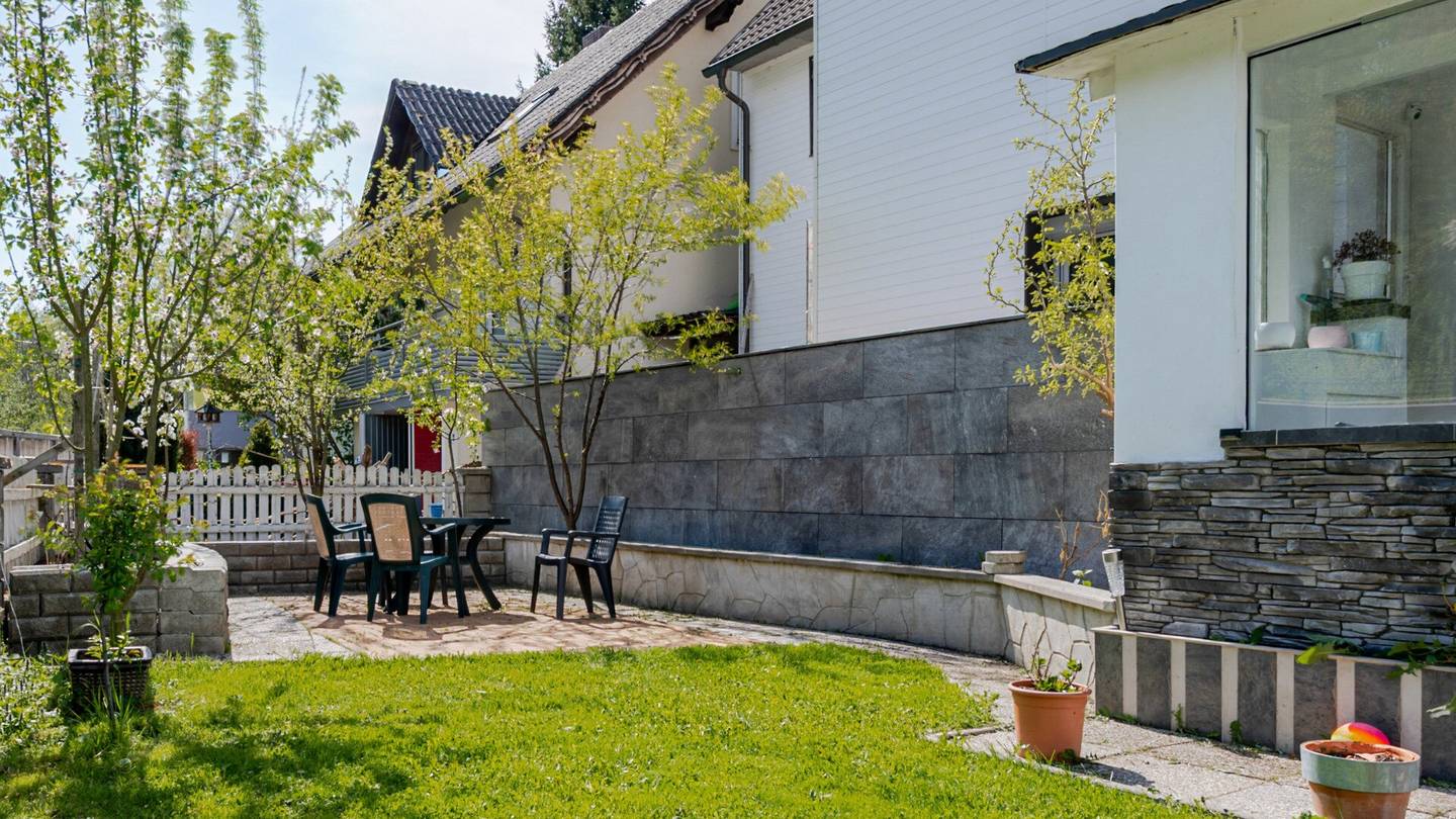 Direkt an der Steyr: Großzügiges Familienhaus mit Außenküche