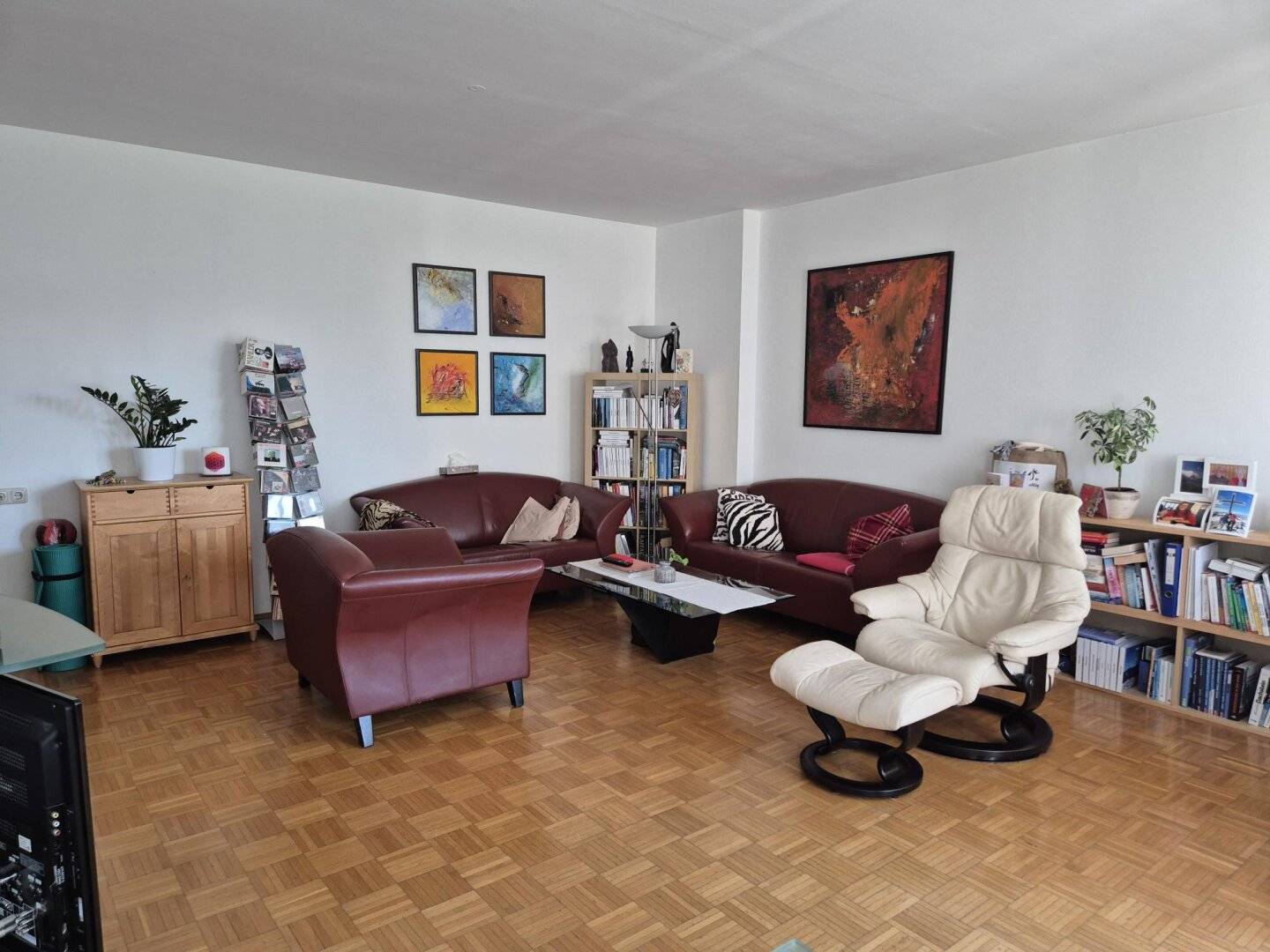 Charmante 4-Zimmer-Wohnung mit Loggia, Keller und Garage in zentraler Ruhelage von Traun
